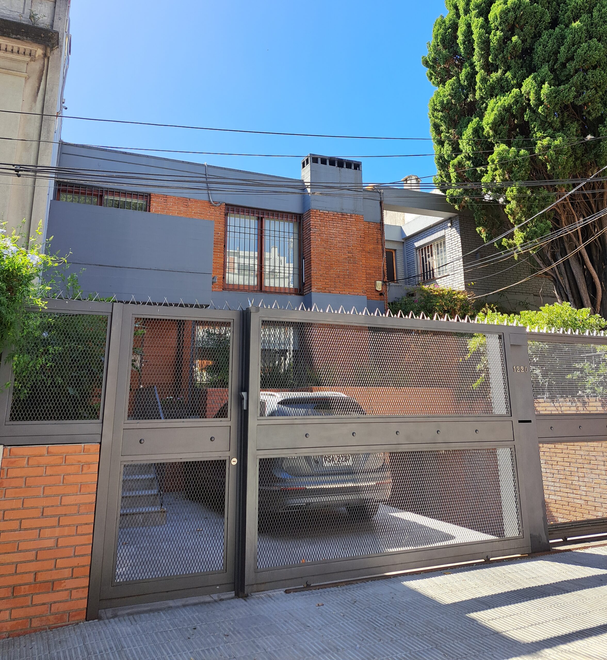 Vivienda Cubría-Crespi, Coronel Alegre 1220 (año 1971)